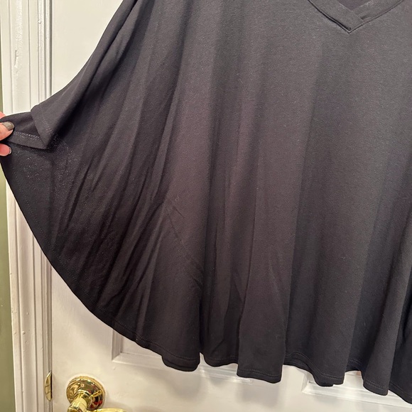 Bobeau Black Batwing Top Size Large - Picture 4 of 5